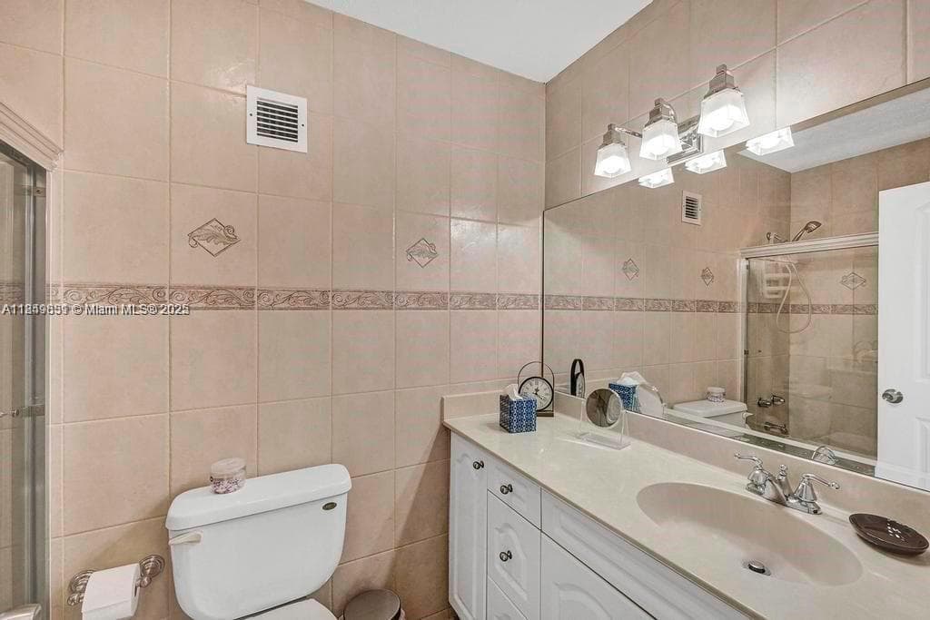 SEA AIR TOWERS CONDO · #PH27 in Hollywood - Photo 16