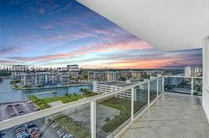 SEA AIR TOWERS CONDO · #PH27 in Hollywood - Photo 1