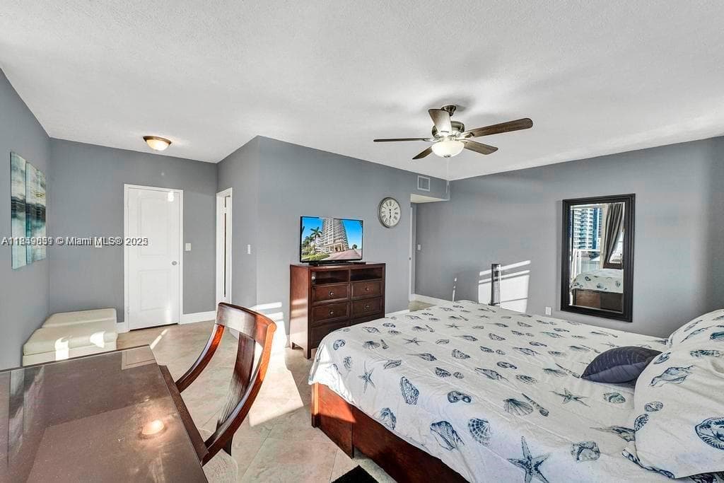 SEA AIR TOWERS CONDO · #PH27 in Hollywood - Photo 9