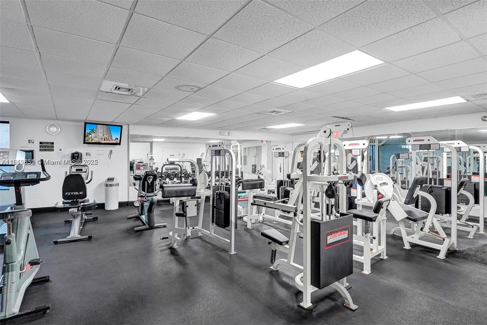 SEA AIR TOWERS CONDO · #PH27 in Hollywood - Photo 11