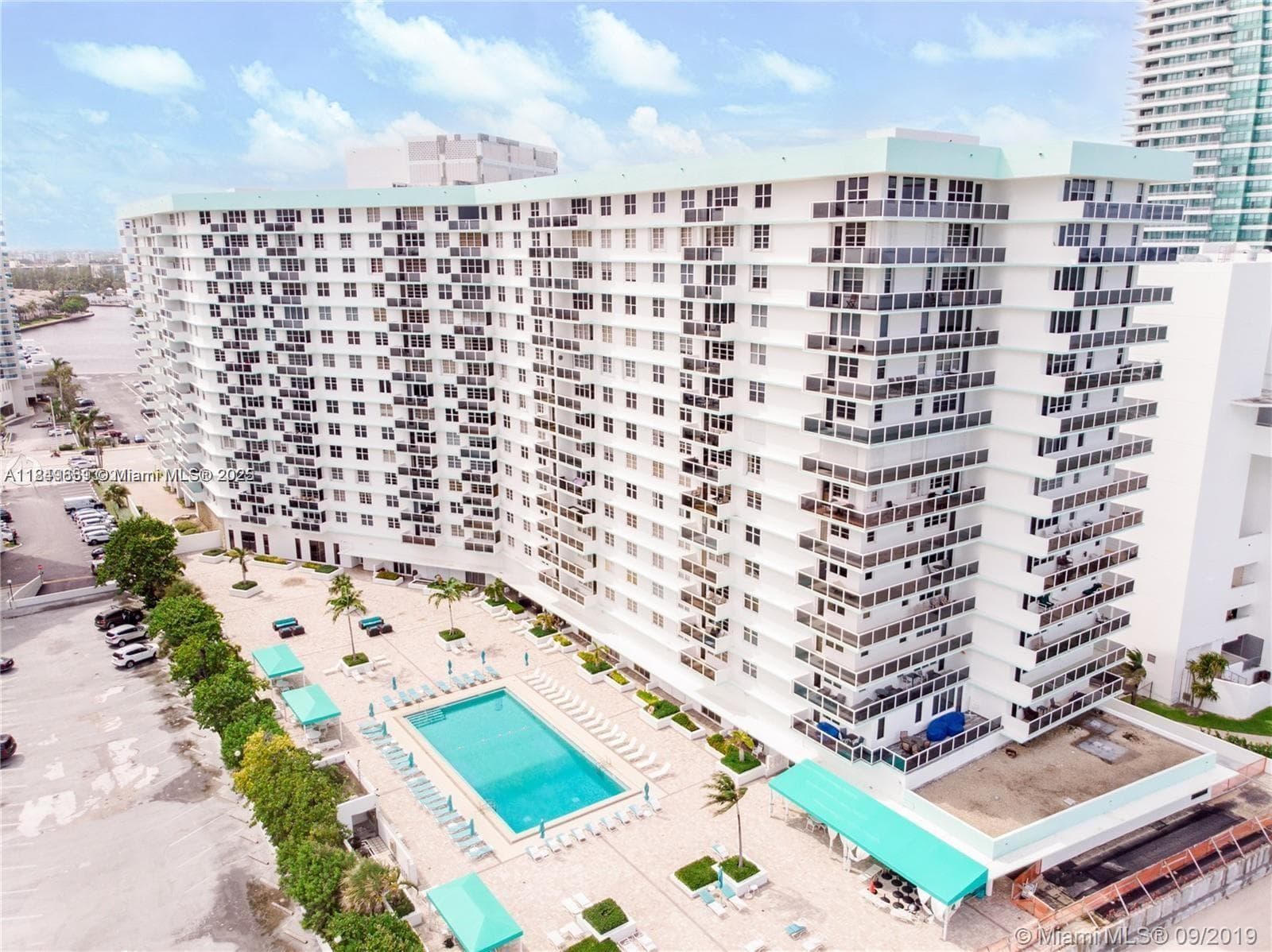 SEA AIR TOWERS CONDO · #PH27 in Hollywood - Photo 4