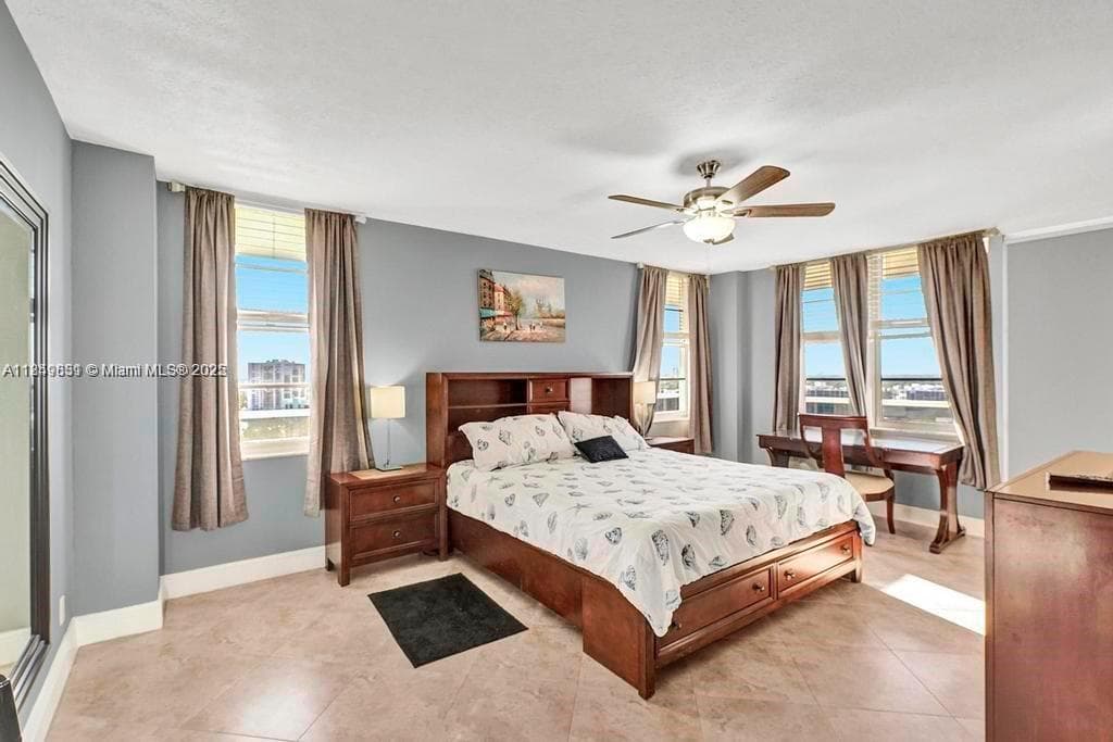 SEA AIR TOWERS CONDO · #PH27 in Hollywood - Photo 8