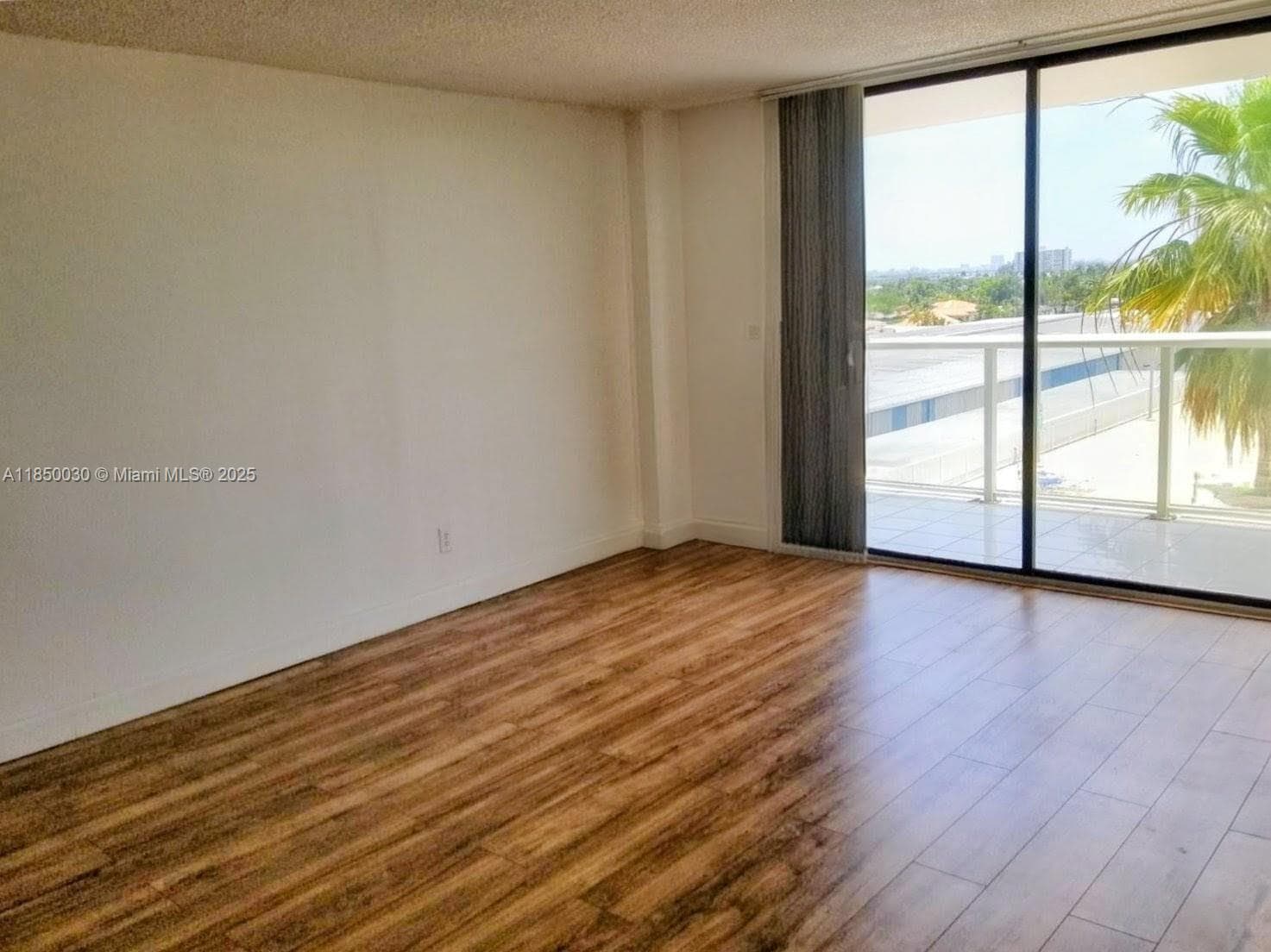SAILBOAT CAY CONDO · #612 in North Miami - Photo 2
