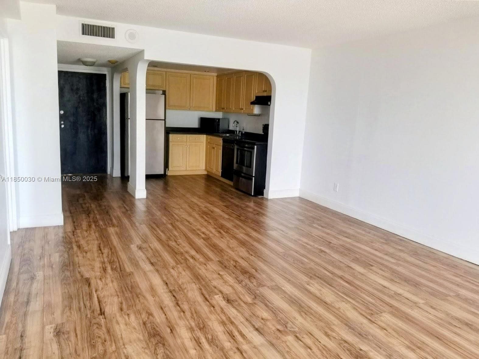 SAILBOAT CAY CONDO · #612 in North Miami - Photo 3