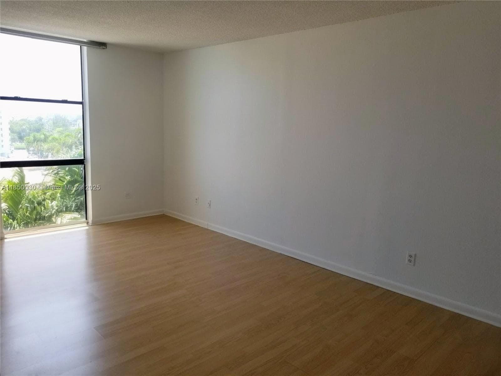 SAILBOAT CAY CONDO · #612 in North Miami - Photo 5