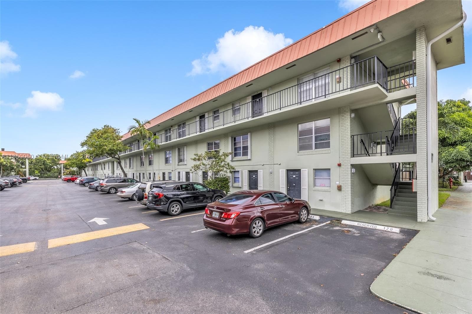 RACQUET CLUB · #E14 in Oakland Park - Photo 23