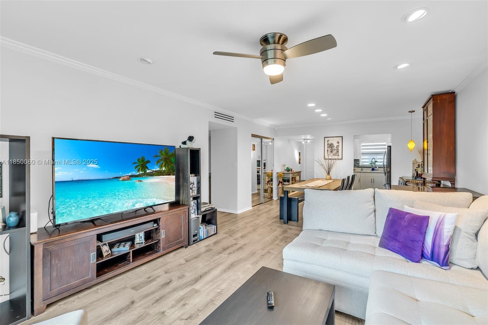 RACQUET CLUB · #E14 in Oakland Park - Photo 17