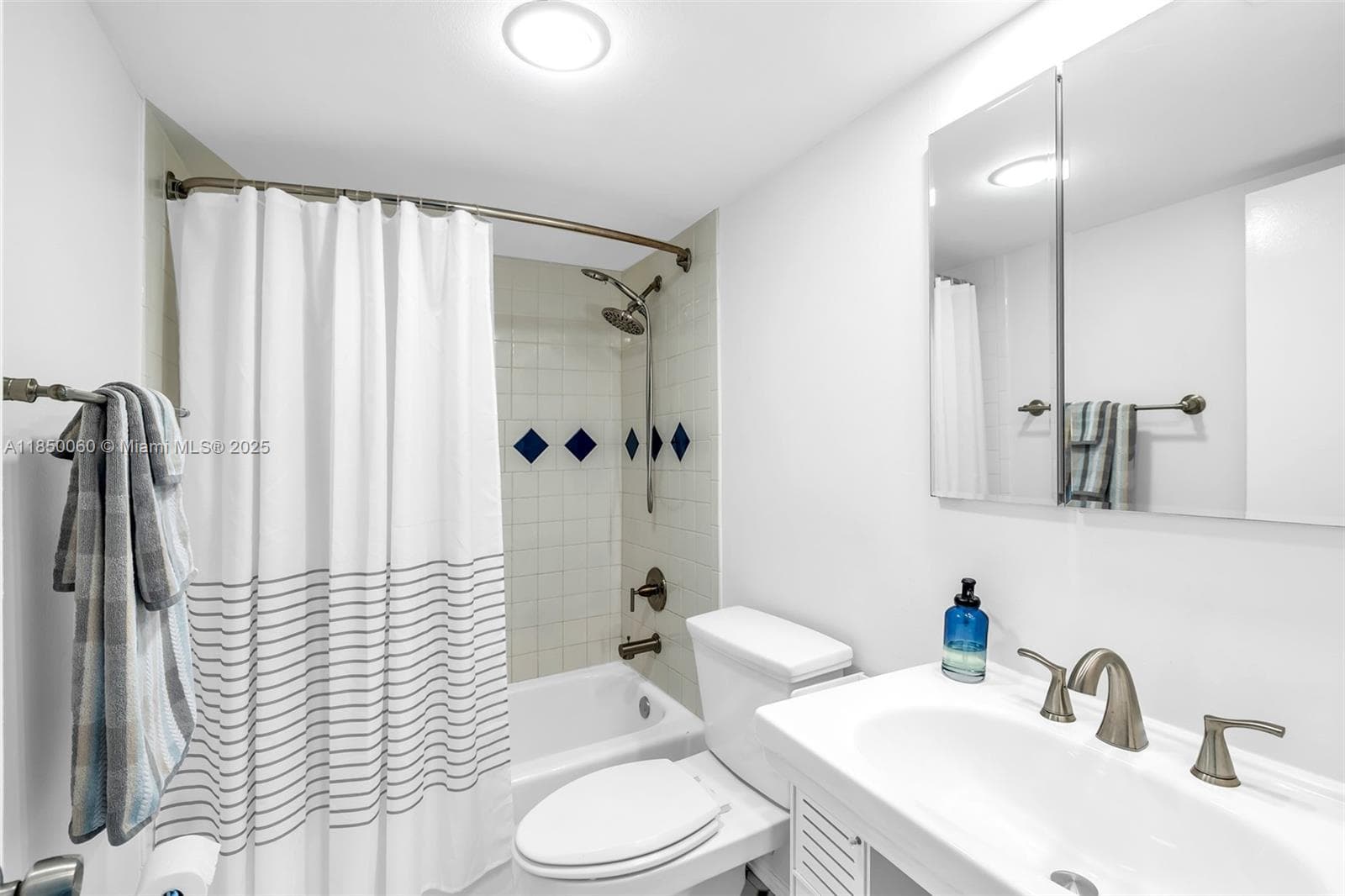 RACQUET CLUB · #E14 in Oakland Park - Photo 9