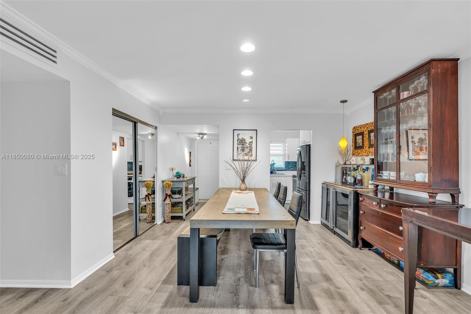 RACQUET CLUB · #E14 in Oakland Park - Photo 8