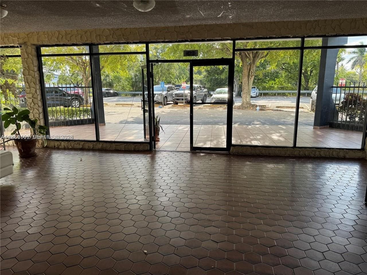 Golfview · #401 in Miami - Photo 7