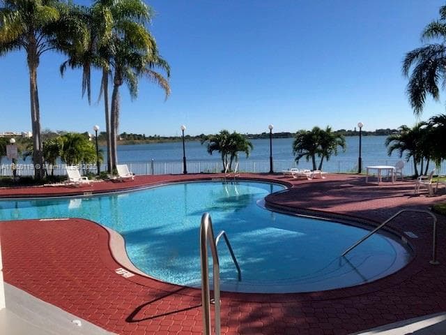 LAKEVIEW CLUB CONDO · #106 in Oakland Park - Photo 12