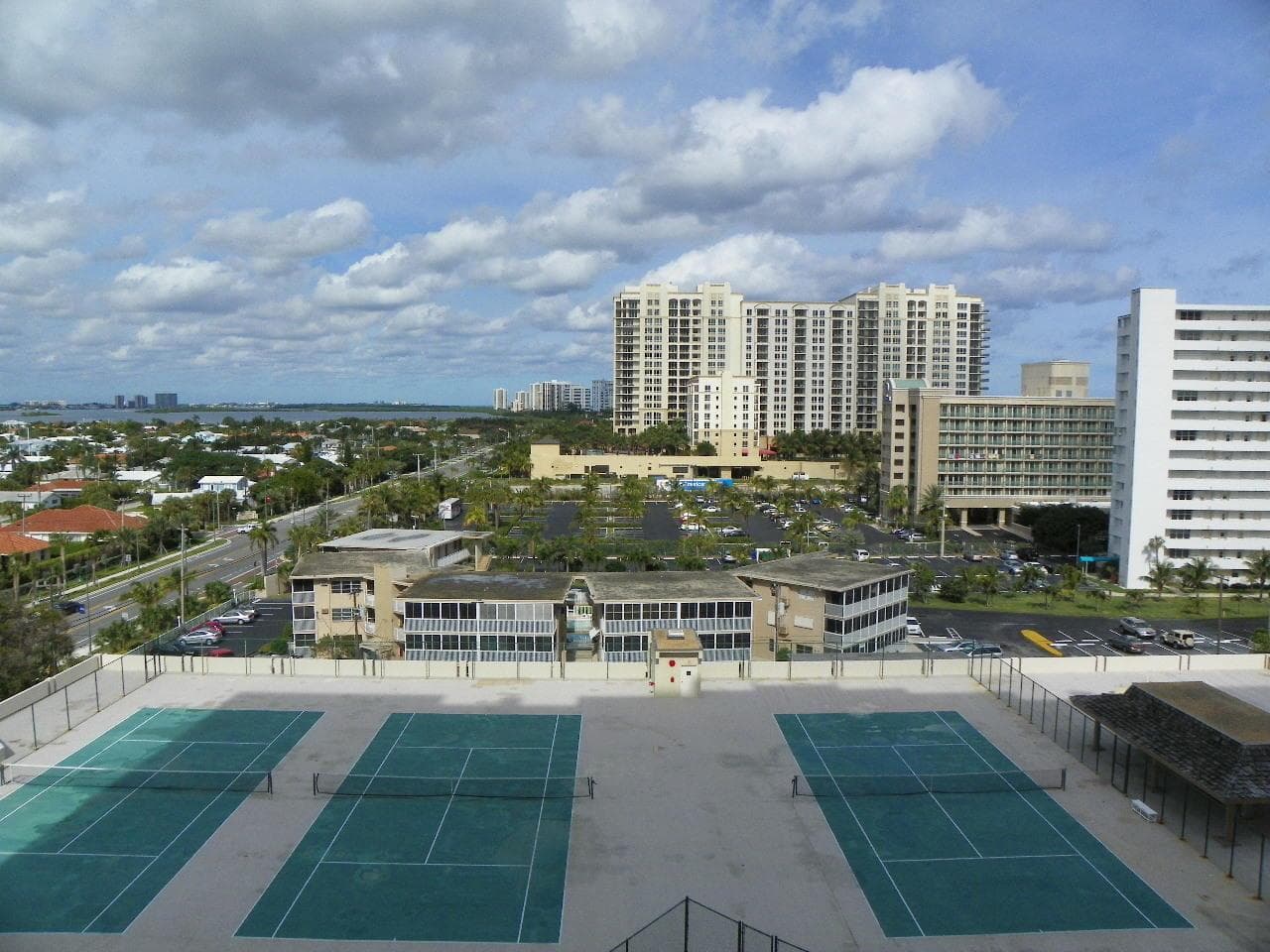 Tennis/Pickleball Courts