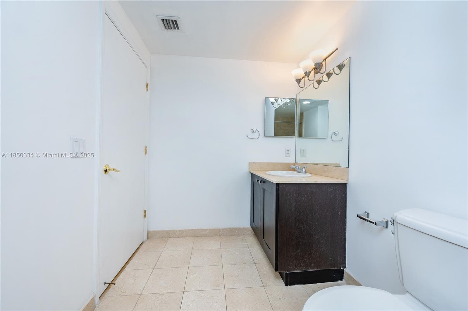 ONE VILLAGE PLACE CONDO · #919 in Coral Gables - Photo 24