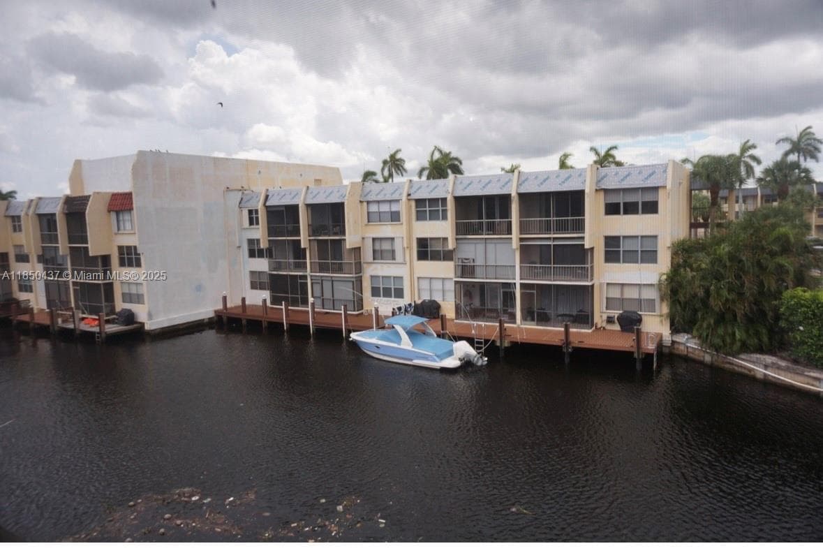 ISLAND CLUB · #308D in Pompano Beach - Photo 2