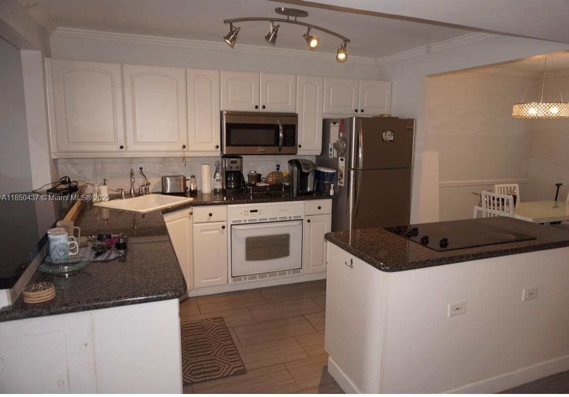 ISLAND CLUB · #308D in Pompano Beach - Photo 8