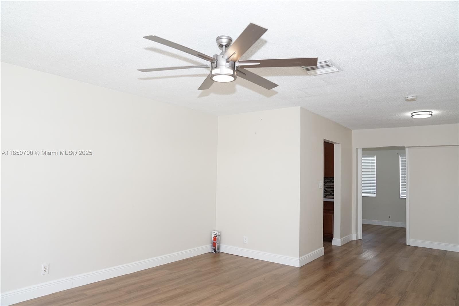 2405 NW 54th St photo 3