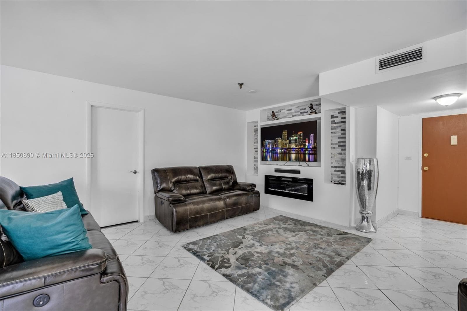 COCO WOOD CONDO · #312 in Miami - Photo 3
