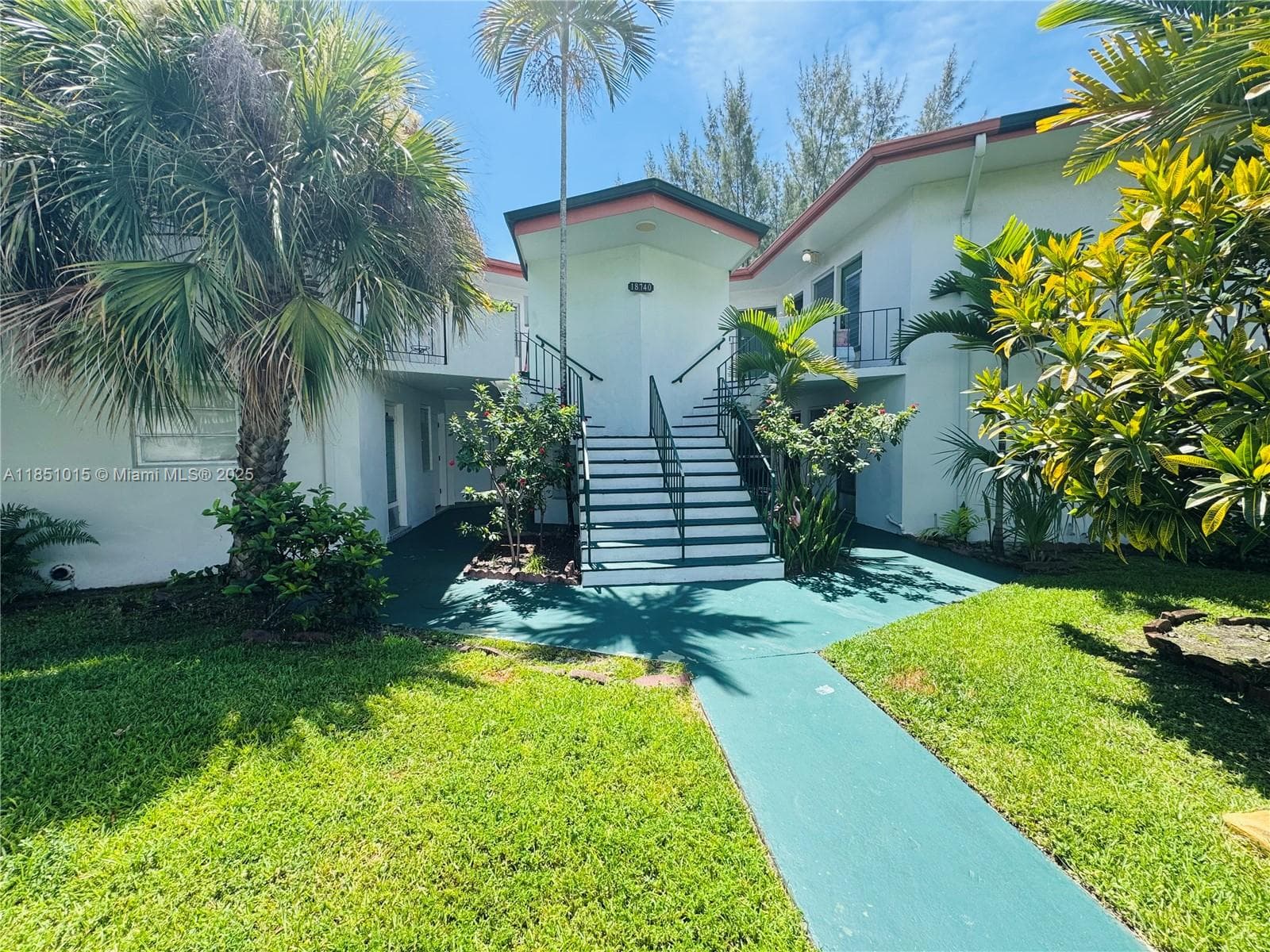 SKY LAKE GARDENS · #142 in Miami - Photo 24