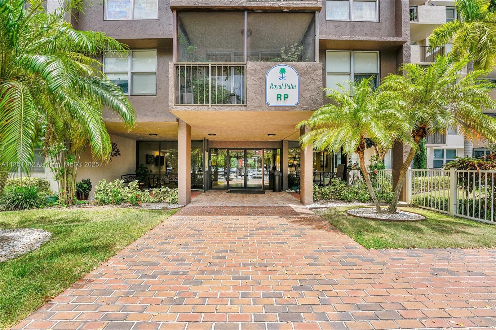 ROYAL PALM · #RP402 in Pompano Beach - Photo 1