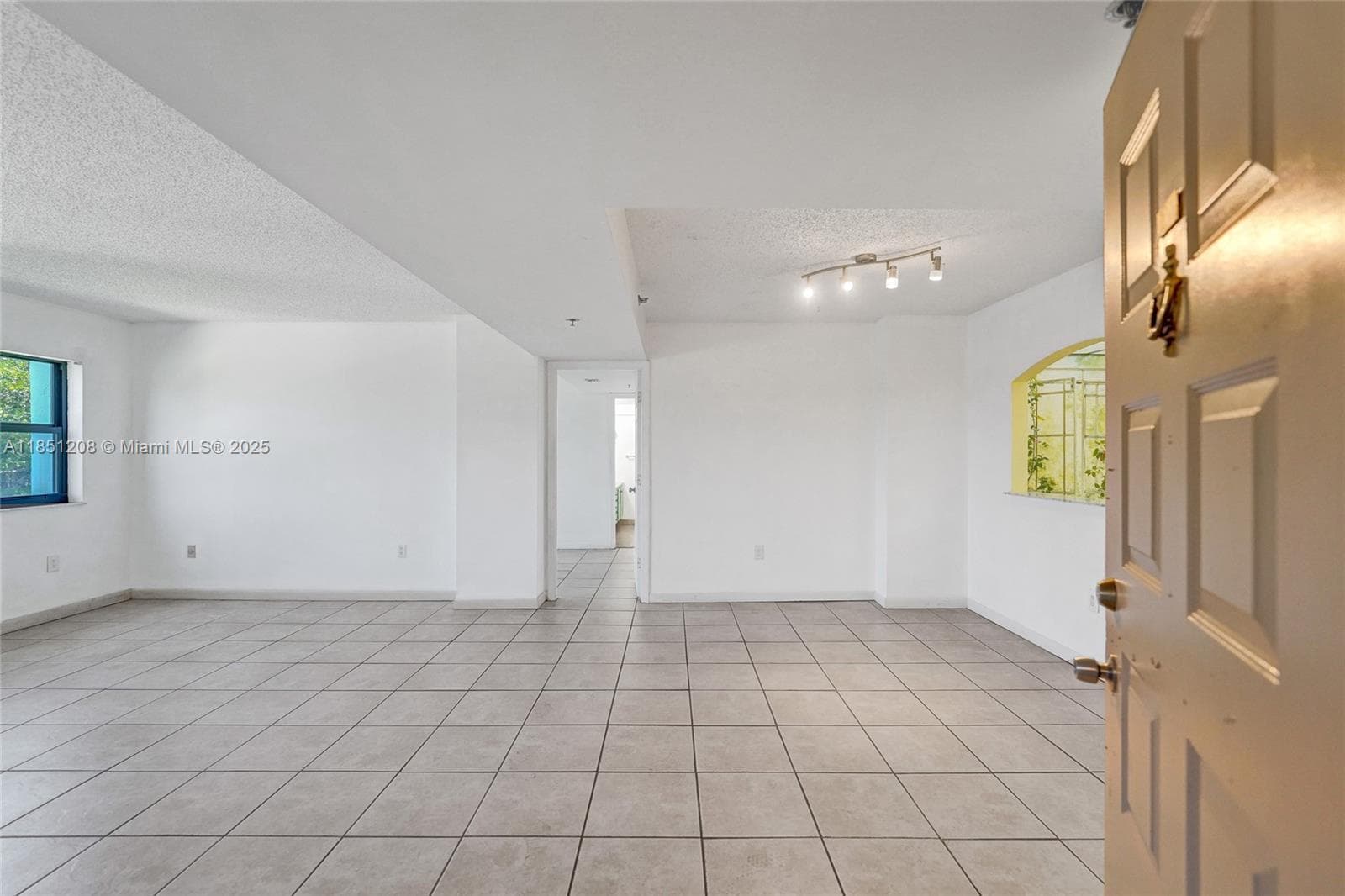SUMMIT CONDO · #201N in Hollywood - Photo 4