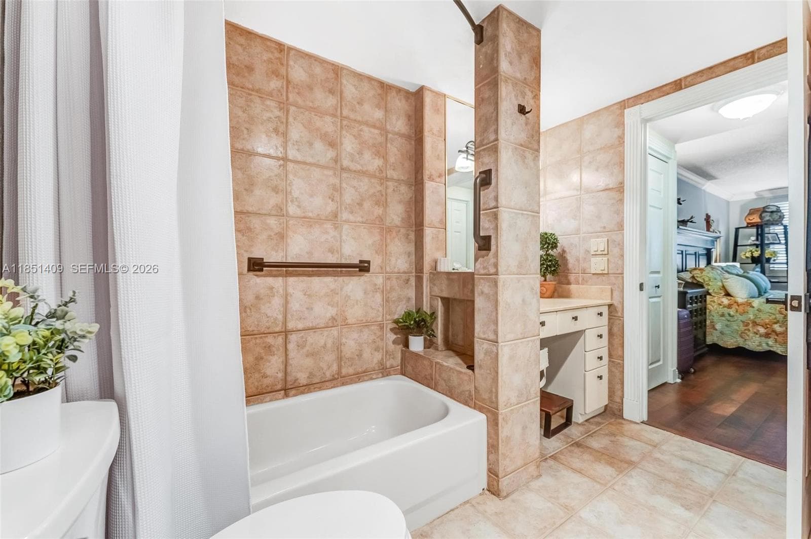 Hillcrest · #516 in Hollywood - Photo 33
