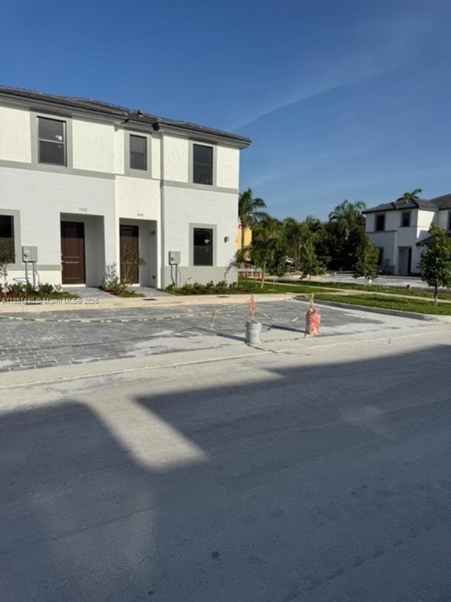 1037 NW 1 ave photo 3