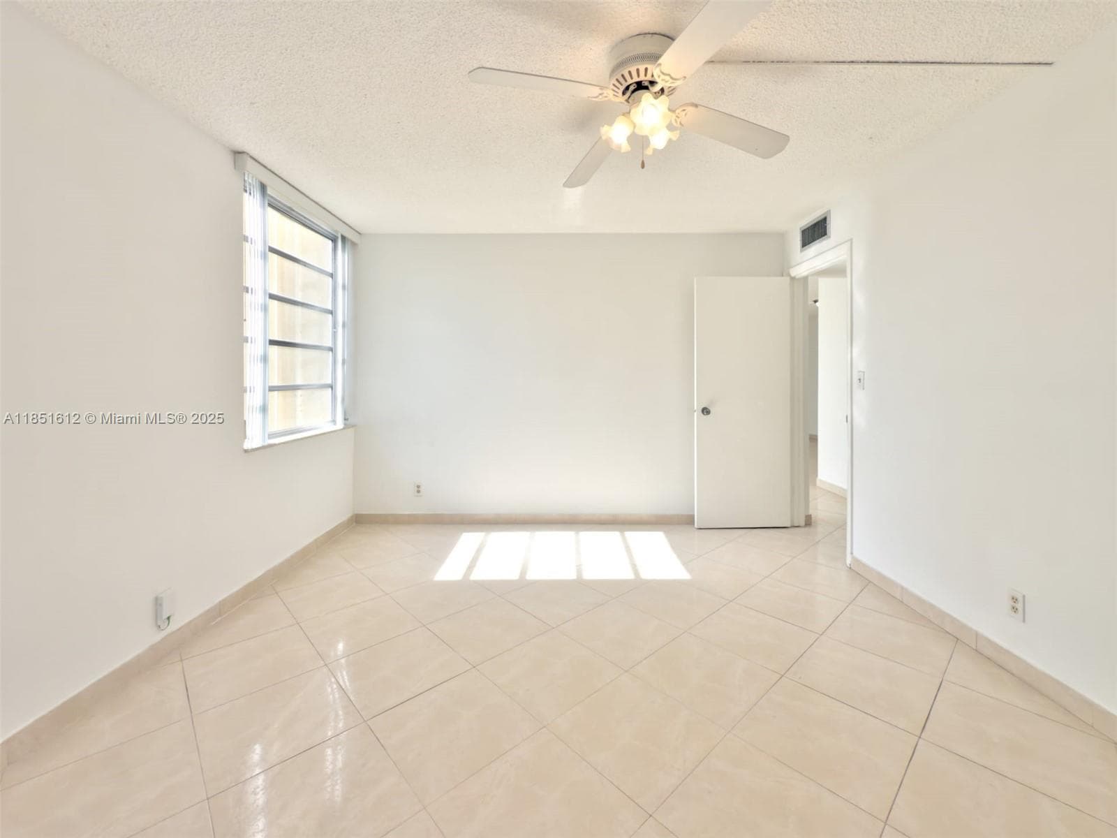 Lake Park Condominions · #302 in Miami - Photo 10