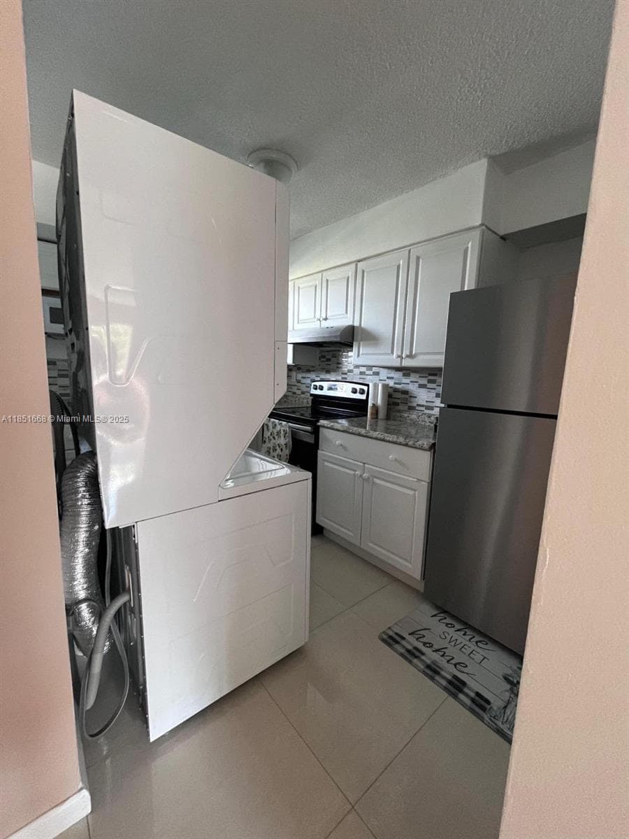 GROVE GARDENS · #5301 in Miami - Photo 6