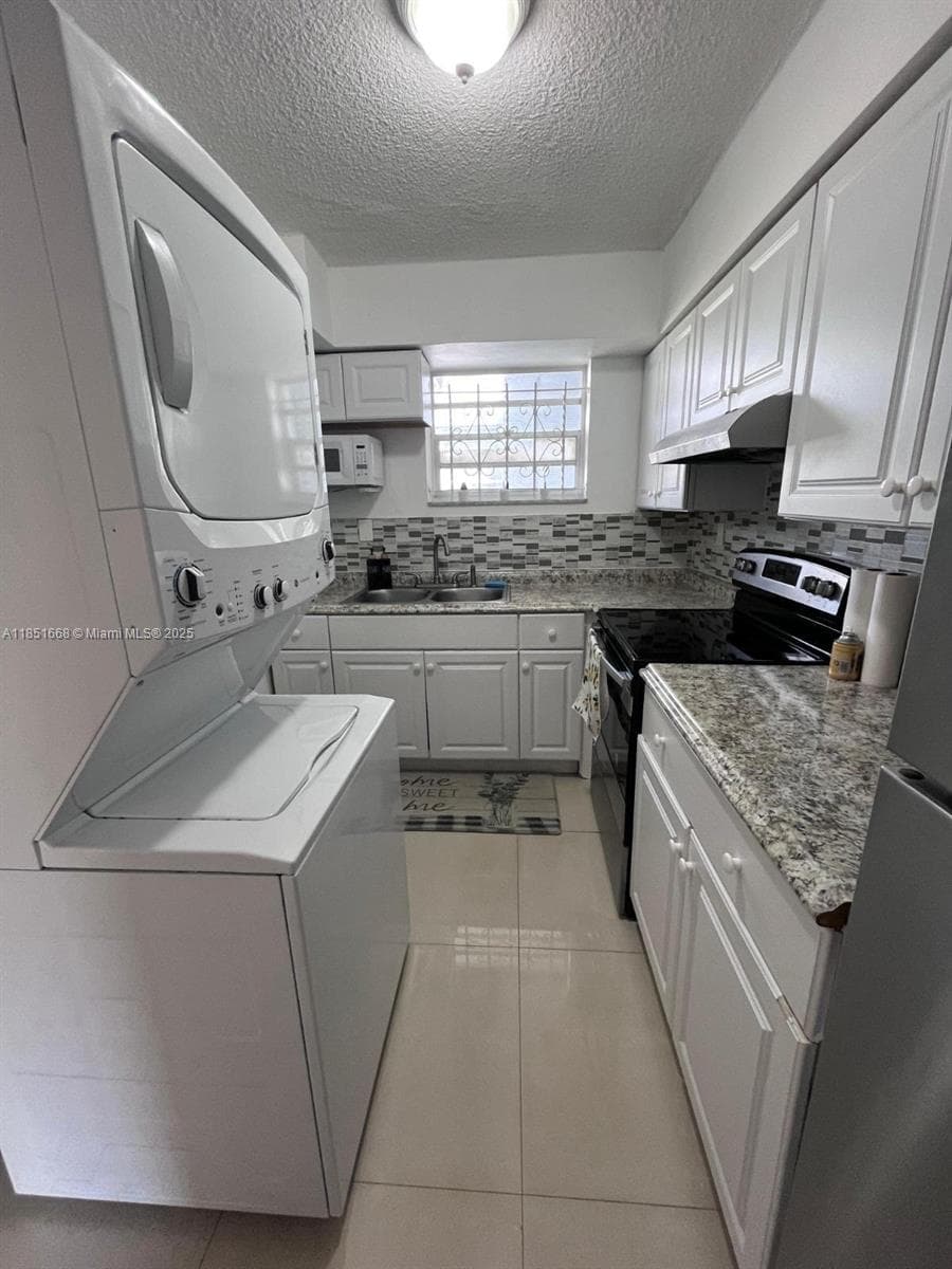 GROVE GARDENS · #5301 in Miami - Photo 13