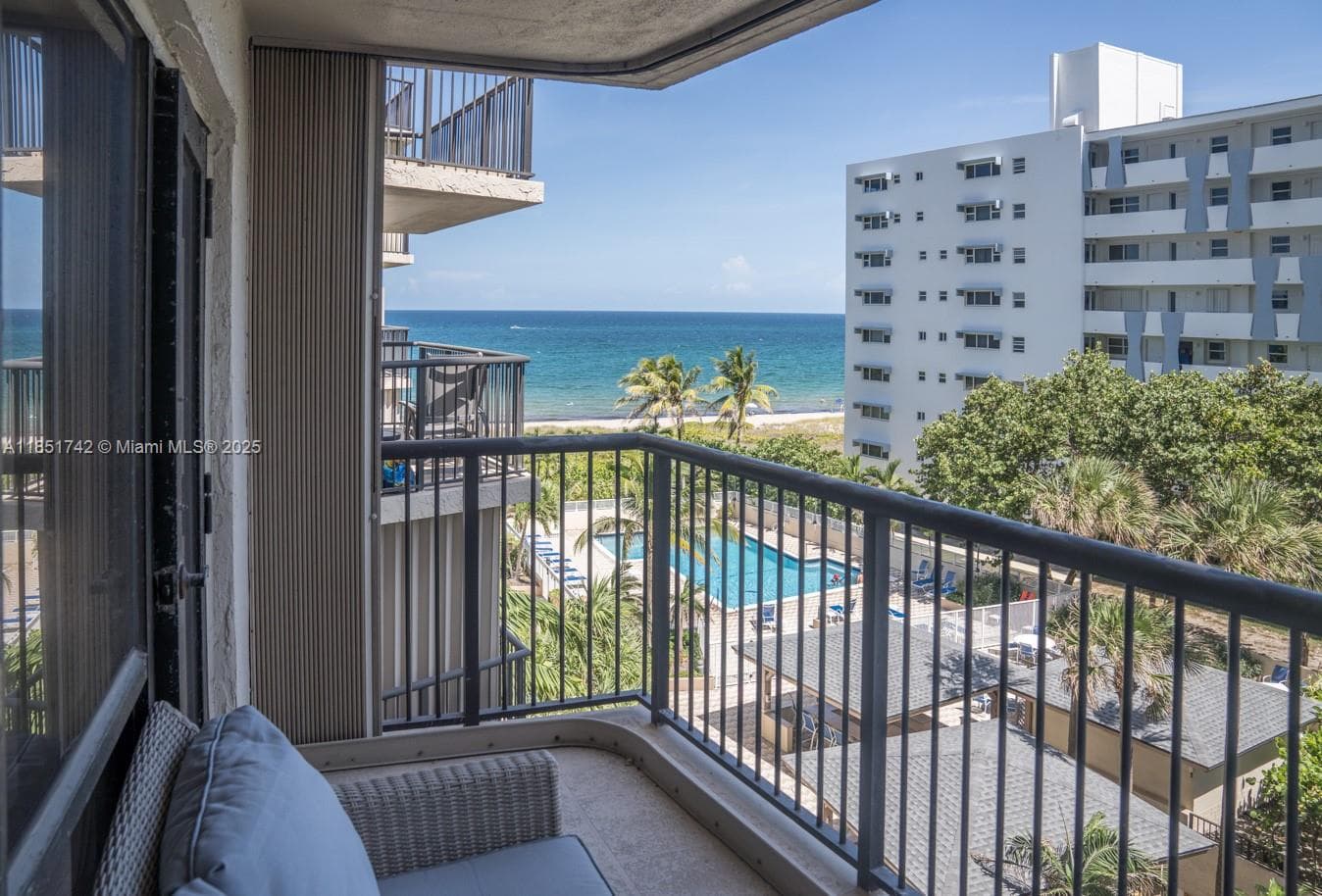 HAMPTON BEACH CLUB CONDO · #502 in Lauderdale By The Sea - Photo 14