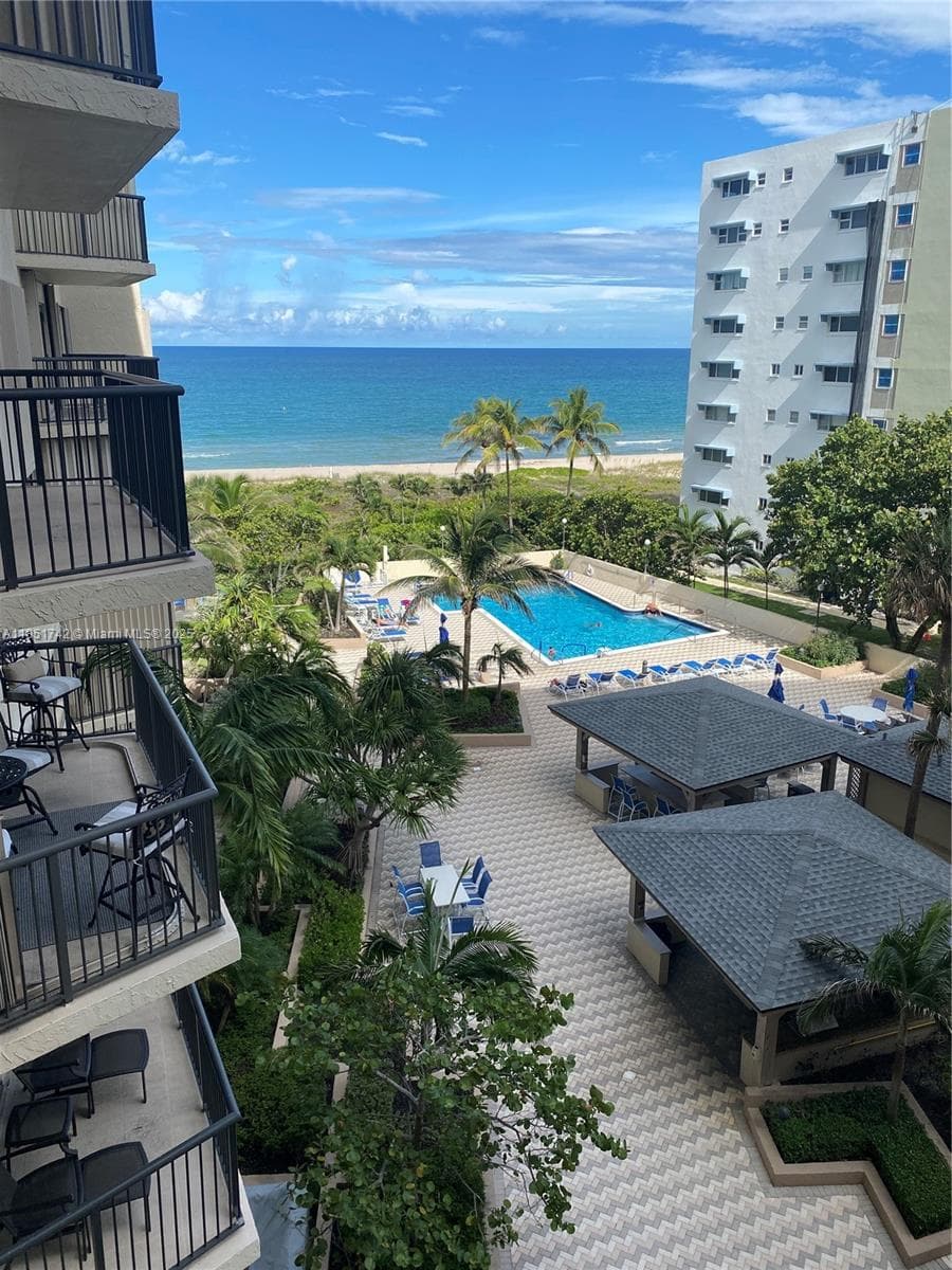 HAMPTON BEACH CLUB CONDO · #502 in Lauderdale By The Sea - Photo 15