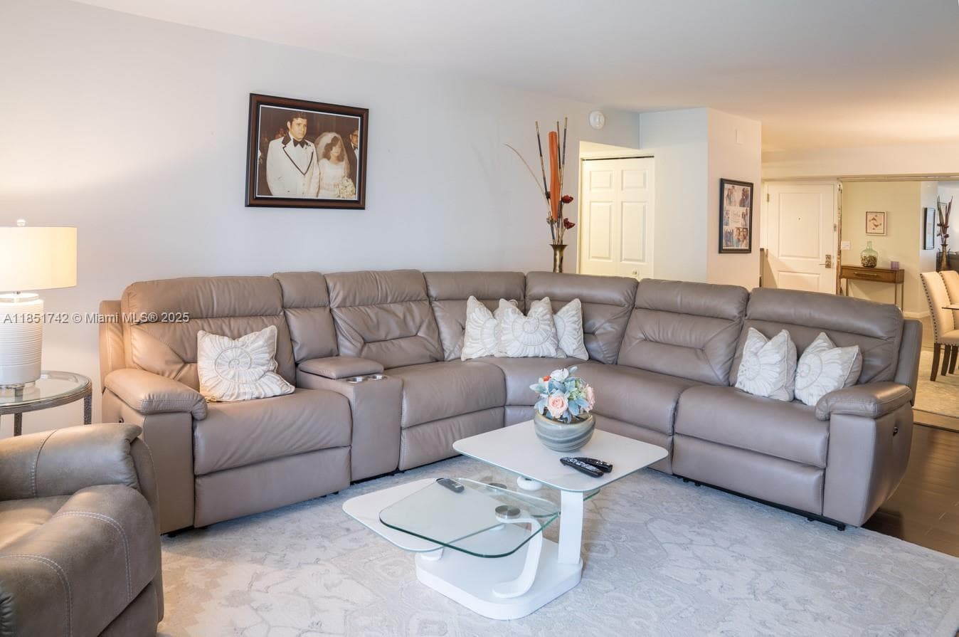 HAMPTON BEACH CLUB CONDO · #502 in Lauderdale By The Sea - Photo 19