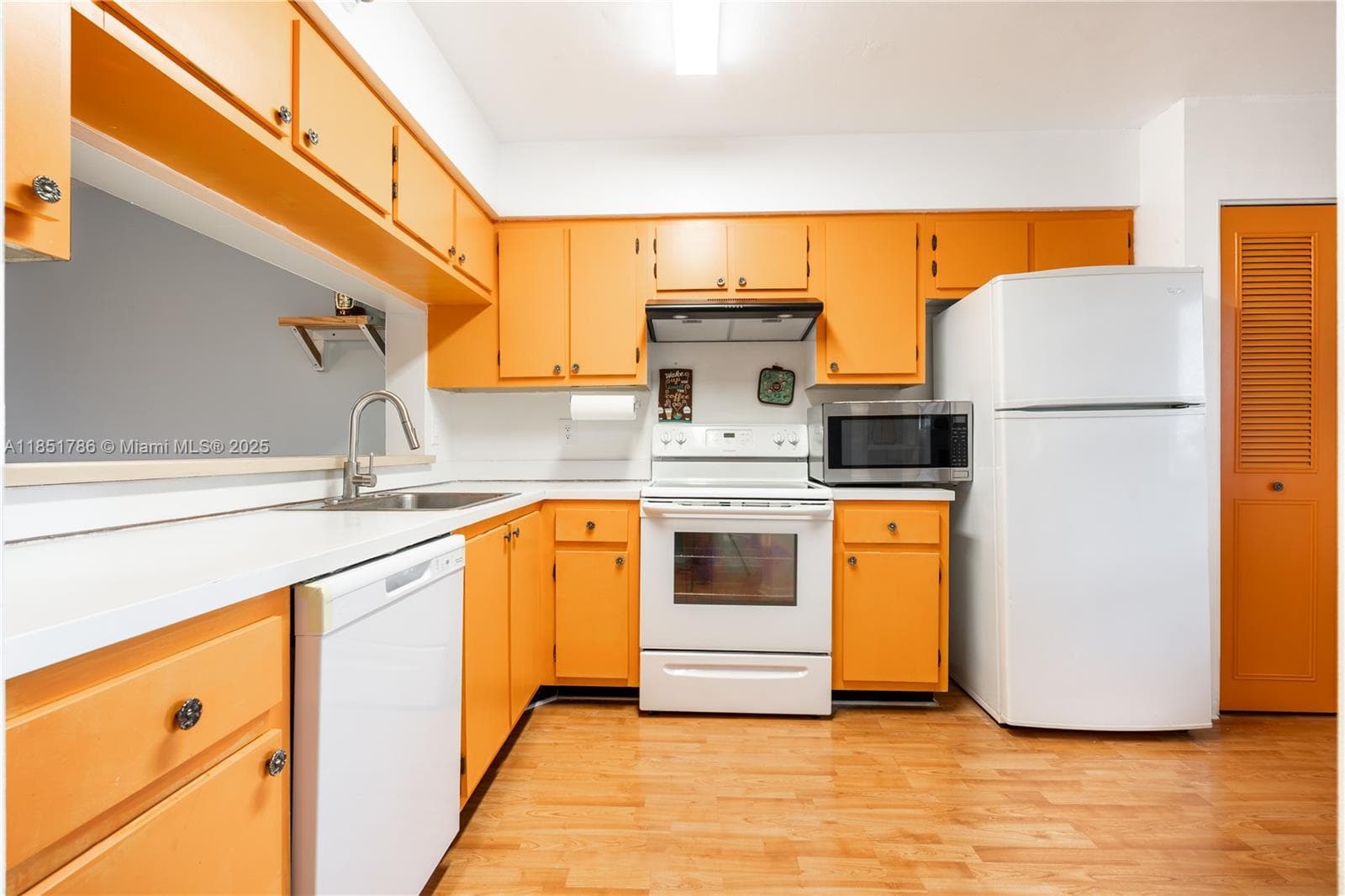 CYPRESS BEND CONDOMINIUM · #305 in Pompano Beach - Photo 6