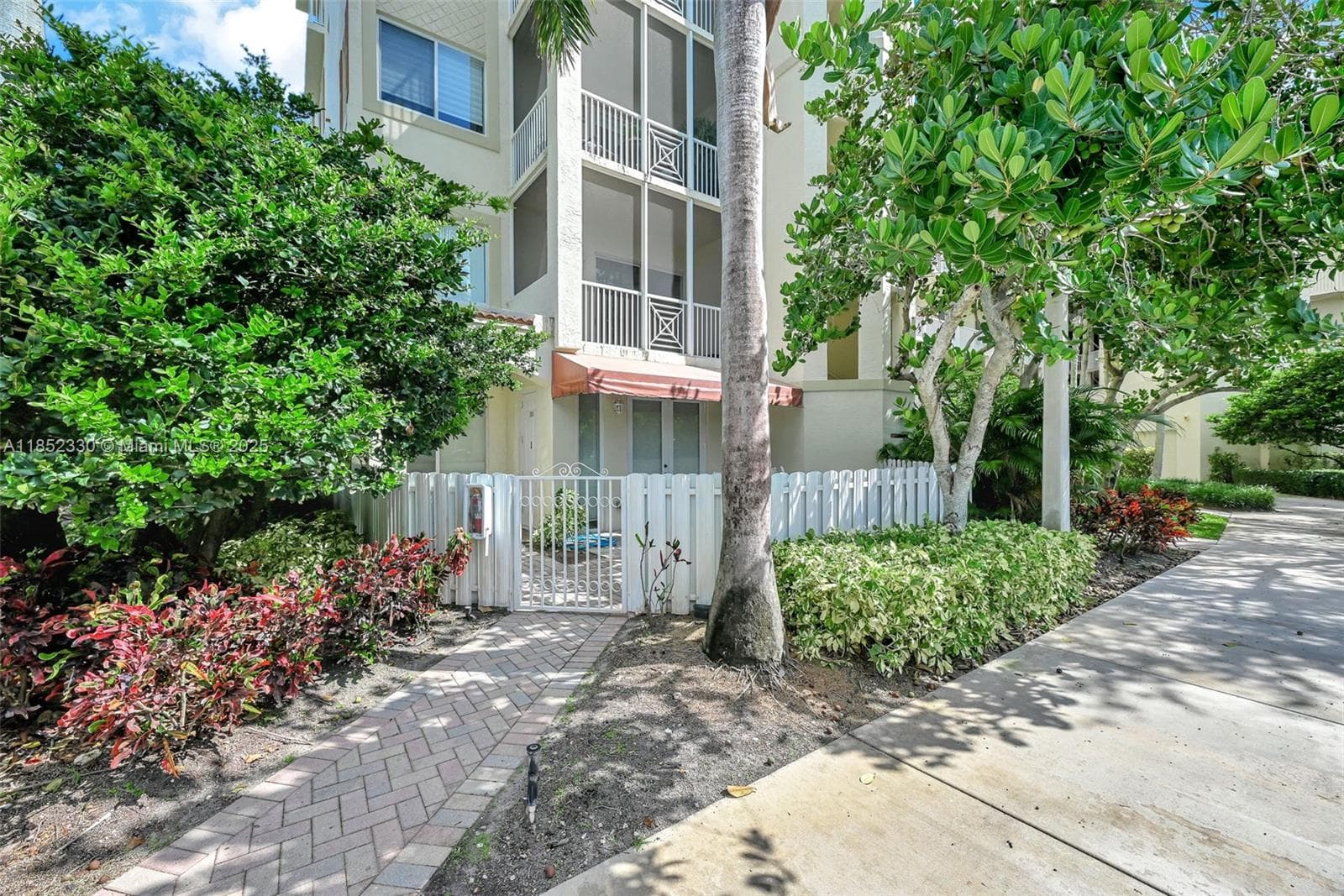 ROYAL POINT AT PALM AIRE · #101 in Pompano Beach - Photo 55