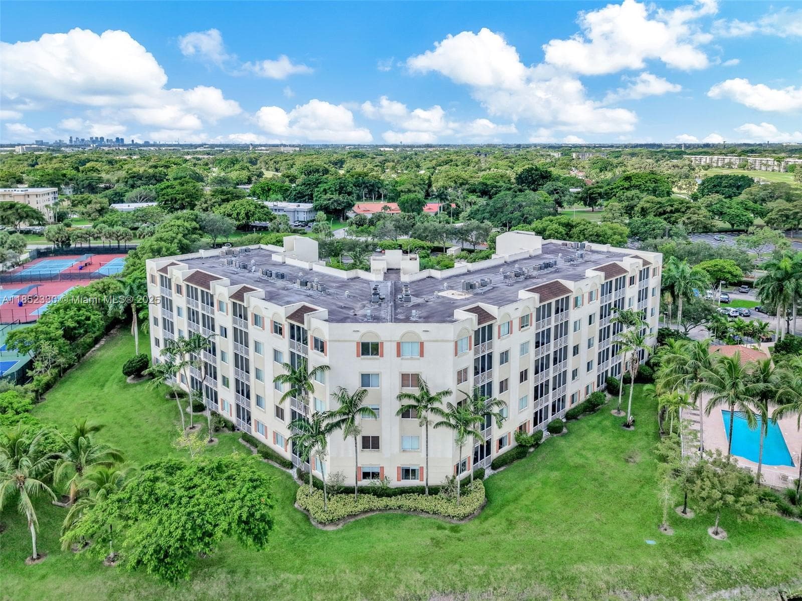 ROYAL POINT AT PALM AIRE · #101 in Pompano Beach - Photo 44