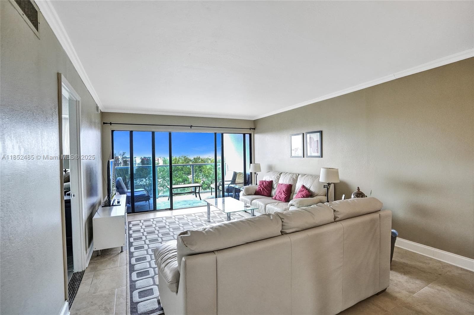Waterbury · #1005 in Pompano Beach - Photo 22
