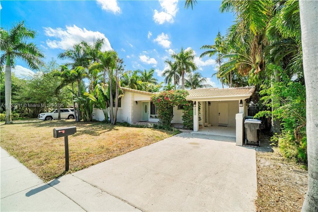 2365 SW 34th Way photo 4