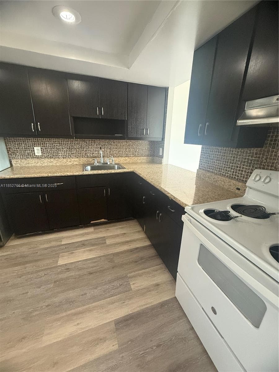 BUCKLEY TOWERS CONDO - EA · #421E in Miami - Photo 2