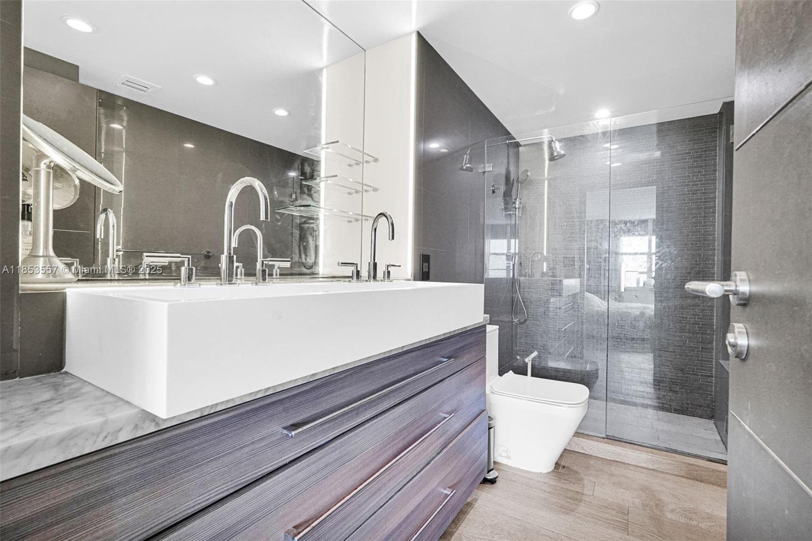 Seacoast 5151 · #1519 in Miami Beach - Photo 20