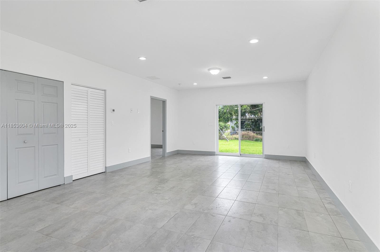 2360 NW 14th St #- photo 6