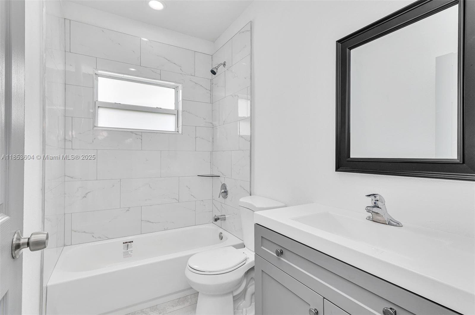 2360 NW 14th St #- photo 10