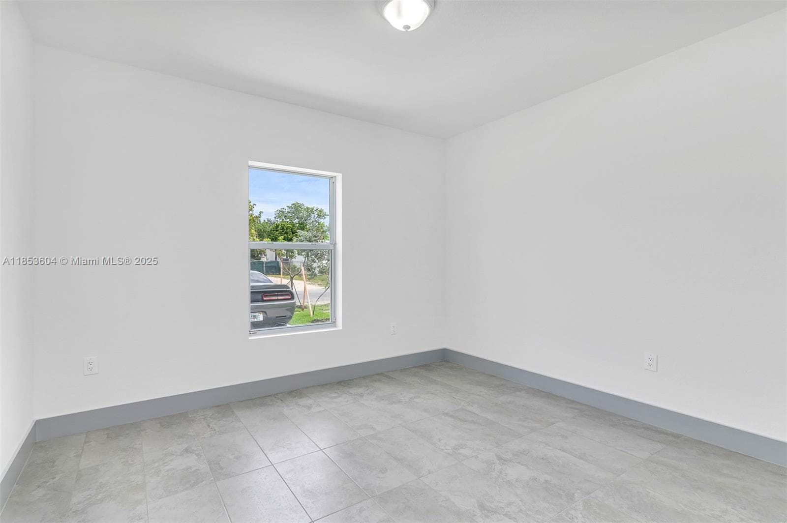 2360 NW 14th St #- photo 14