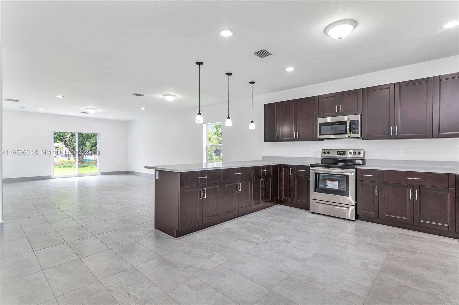 2360 NW 14th St #- photo 4