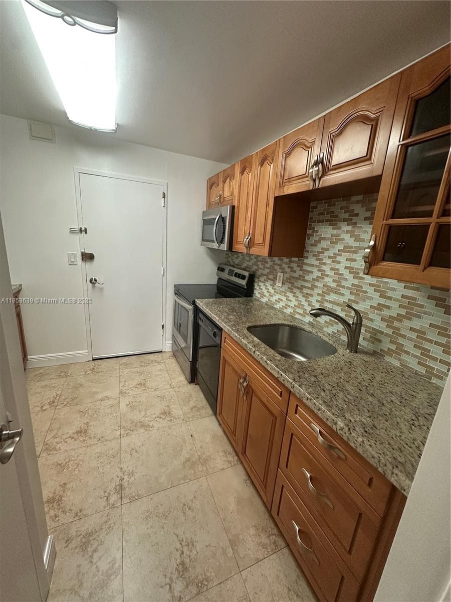 GUILDFORD CONDO · #206 in Bay Harbor Islands - Photo 9