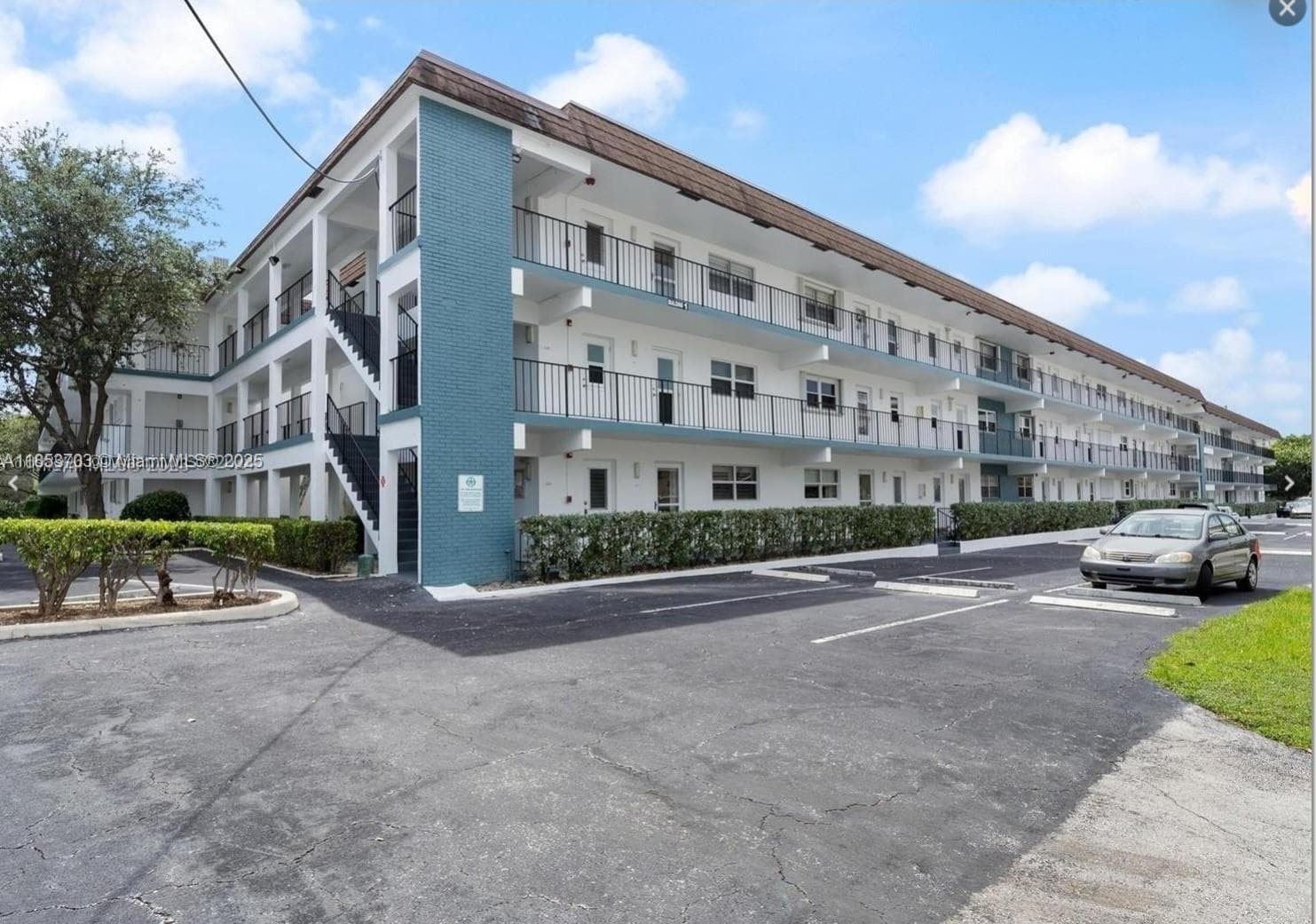 GARDENS BY THE SEA CONDO · #211 in Lauderdale By The Sea - Photo 3