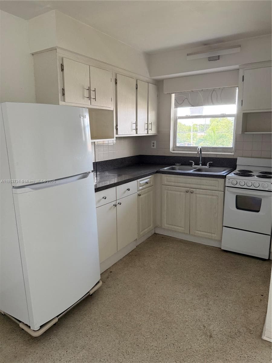 MELROSE MANOR · #207 in Fort Lauderdale - Photo 2