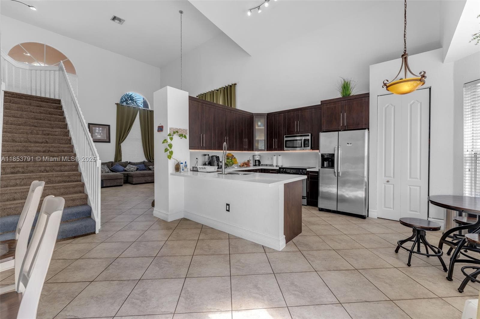 1755 NE 37th Ave #0 photo 6