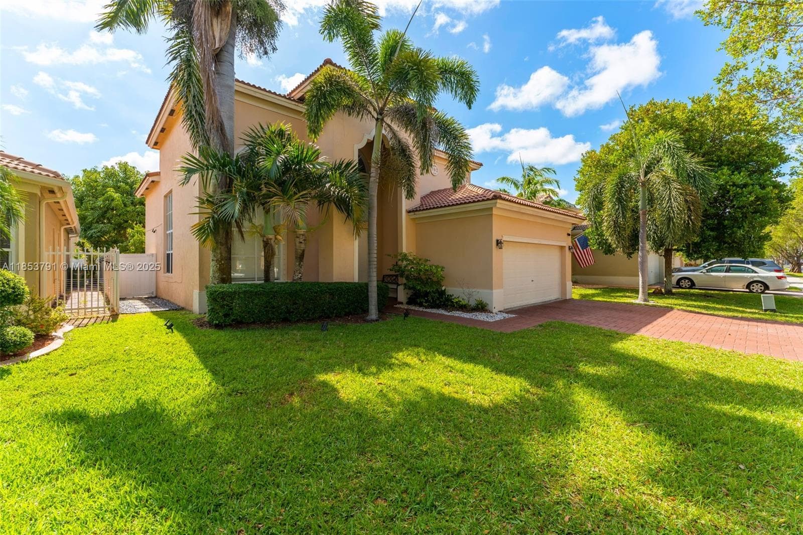 1755 NE 37th Ave #0 photo 3