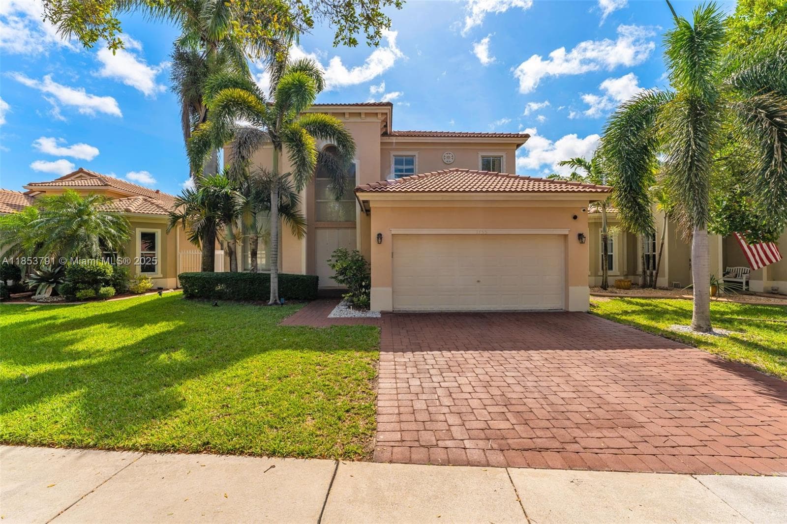 1755 NE 37th Ave #0 photo 1