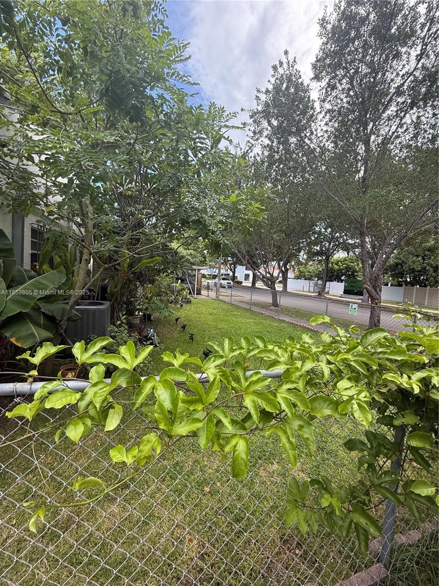 11472 SW 4th St photo 7